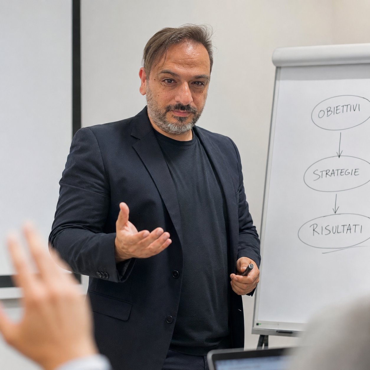 Alessandro Perna durante una lezione di formazione